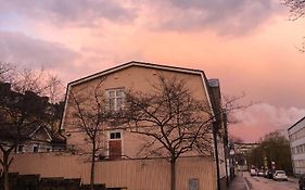Wooden House Studio With Shared Garden